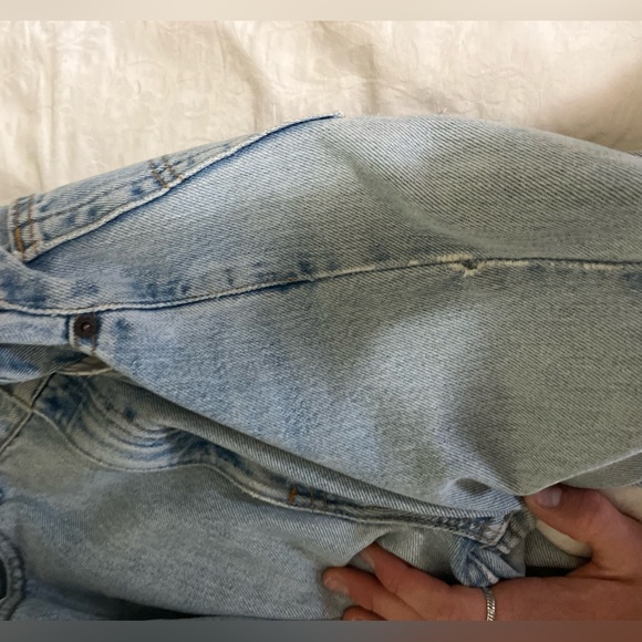Vintage Levi’s 505 High Rise Embroidered Light Wash Jeans - Picture 9 of 12